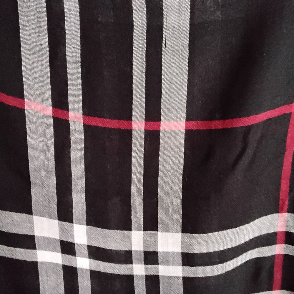 FAUX BURBERRY SCARF - Picture 3 of 7